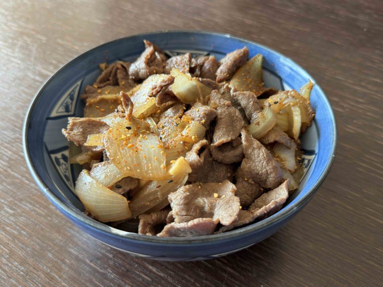 Japanese Beef Rice Bowl (Gyudon)牛丼